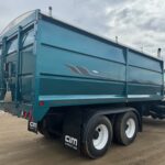2008 International 7600 T/A Grain Truck full